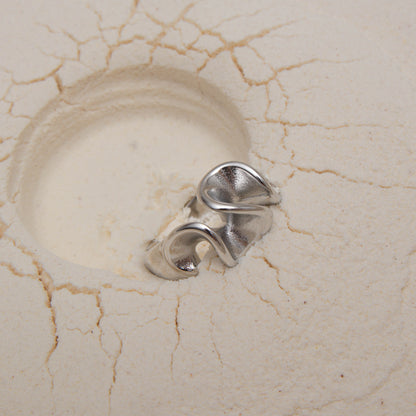 Curve ring