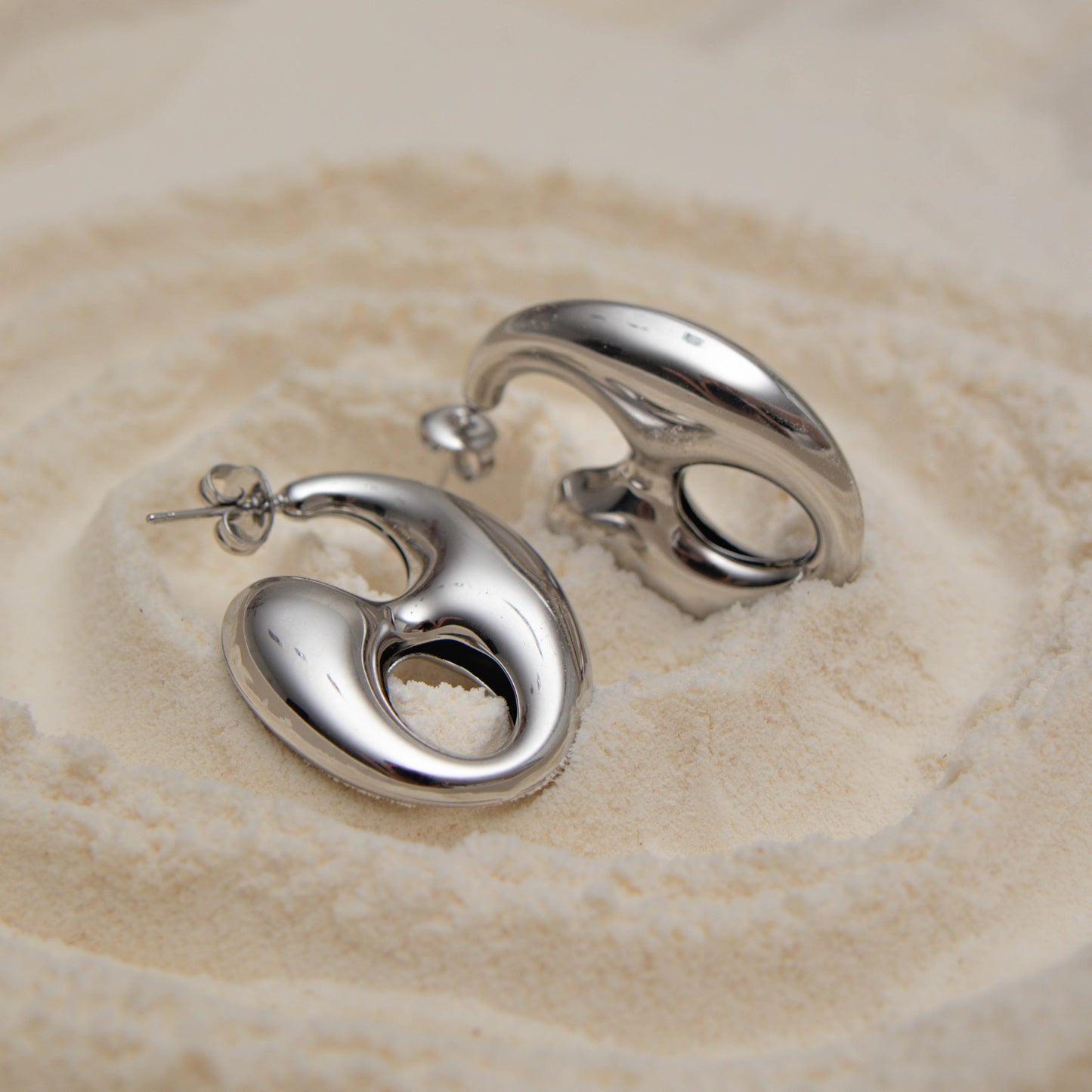 Curve earrings