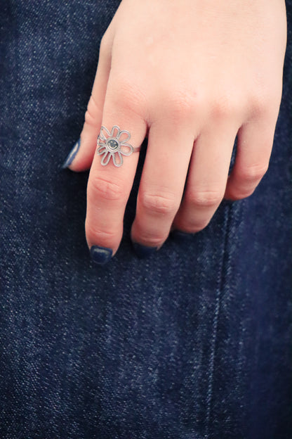 Smiley flower ring