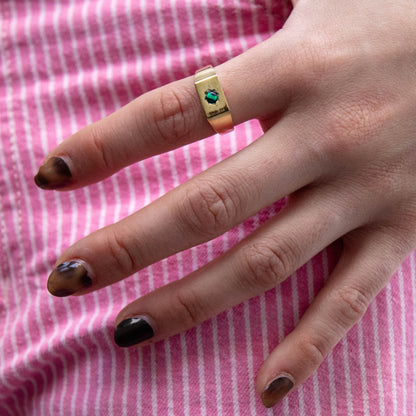 Green star ring