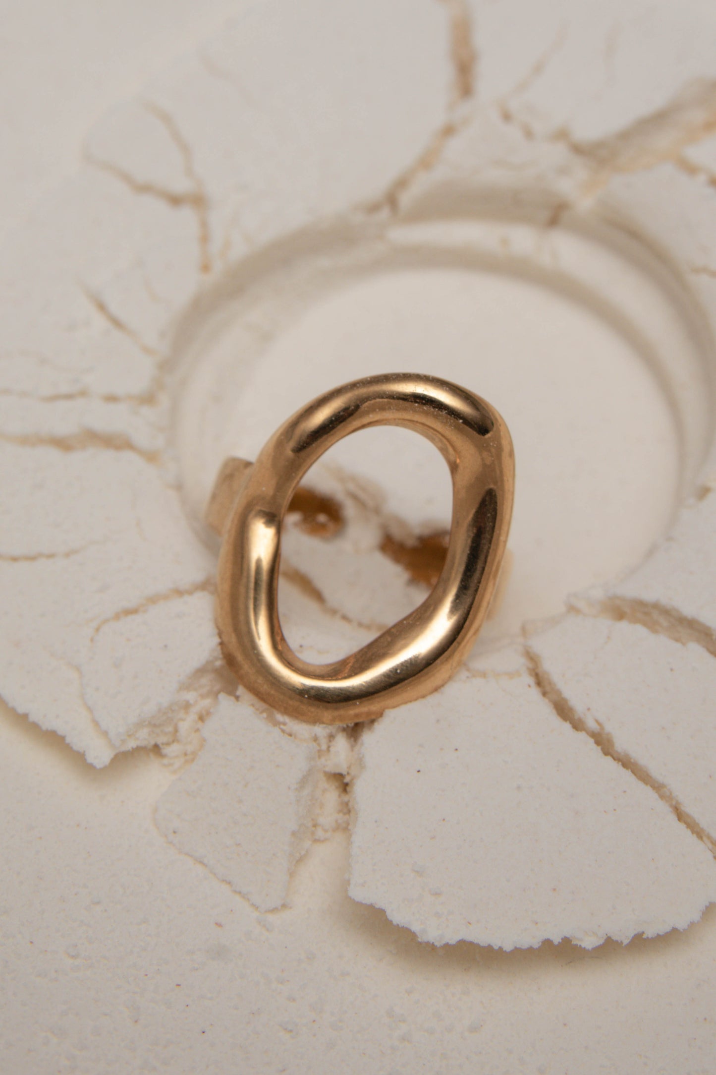 Open oval ring