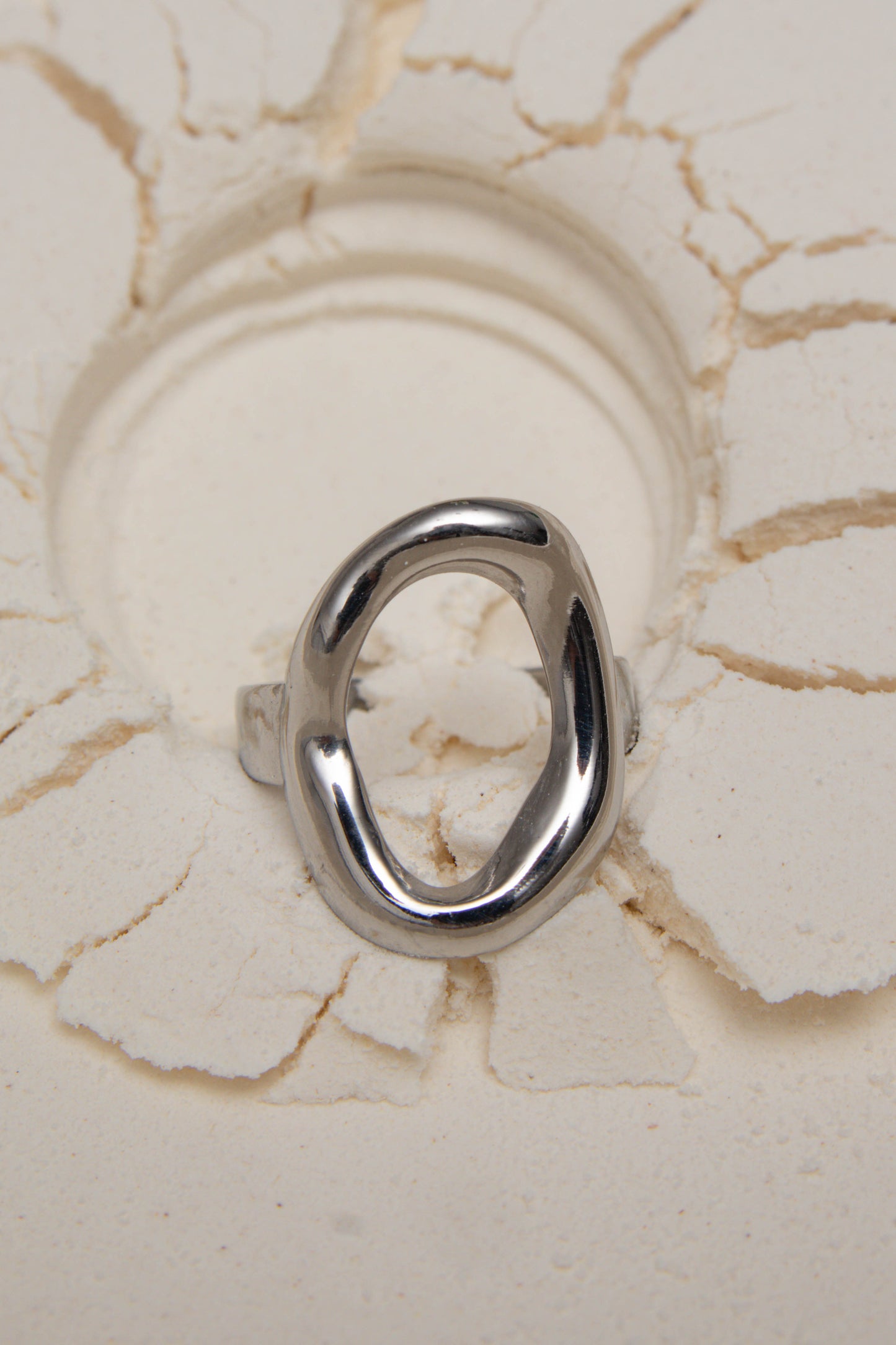 Open oval ring