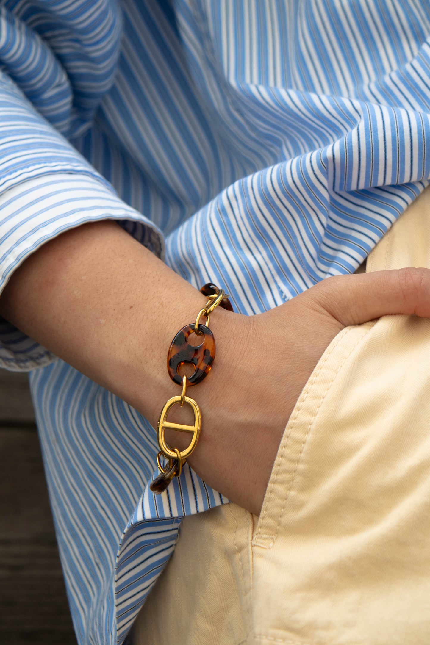 Brown oval bracelet